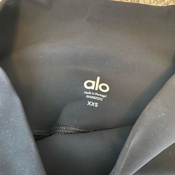 ALO Yoga Ripped Warrior Legging Black size XXS - Picture 6 of 9
